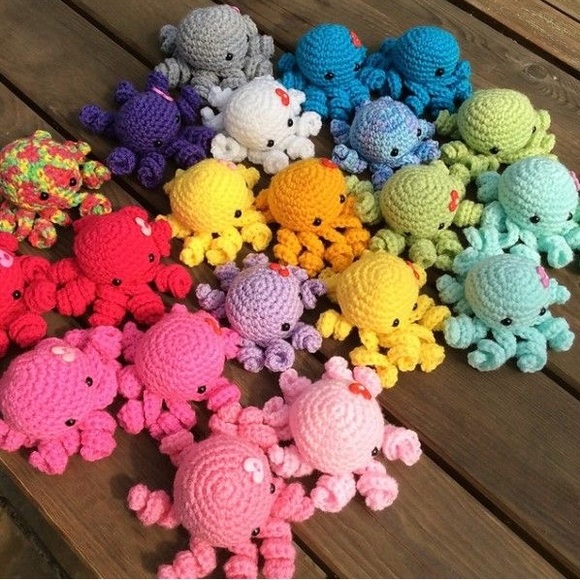 (Bundle of 8!) Crochet Octopus’ - Picture 2 of 3